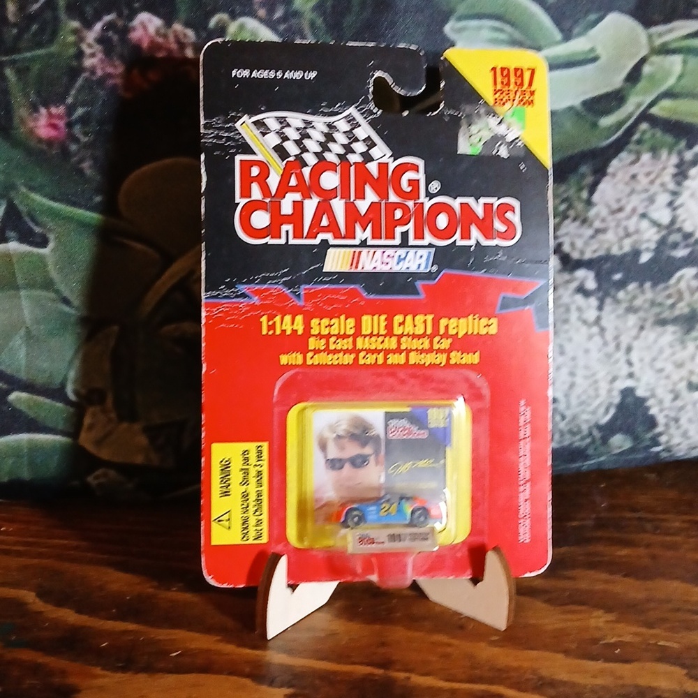 Jeff Gordon #24 NASCAR Die‑Cast • 1997 Preview Edition • Racing Champions 1:144
